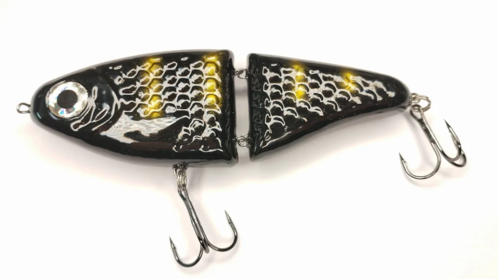 Bezpieczna płatność Wobler Champion Jerka Efendi Łamany 14,5cm/60g - Czarny Złote Paski