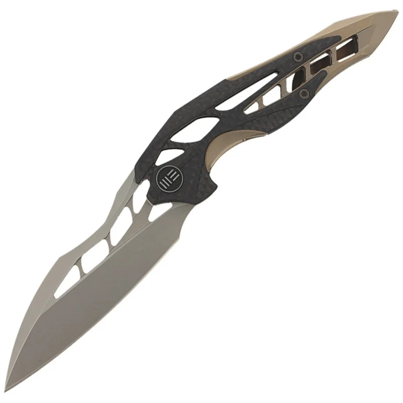 Nóż składany WE Knife Arrakis Champagne Ti / CF, Satin M390 by Elijah Isham (906CF-A MYSTERY BOX) Łatwy zwrot
