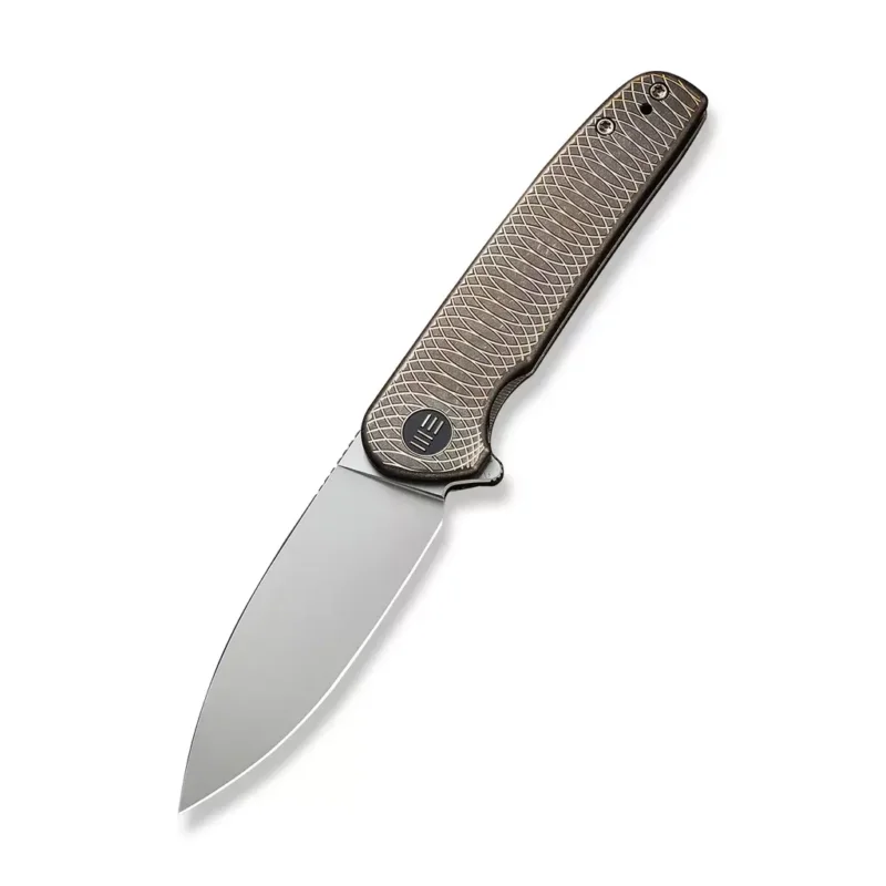 Sprawdź teraz Nóż składany WE Knife Shakan LE No 105/310 Golden Satin Polished Patterned Titanium, Silver Bead Blasted CPM 20CV (WE20052C-2)