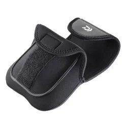 Oferta czasowa Neoprenowe etui na kołowrotek spinningowy Daiwa, rozm.S